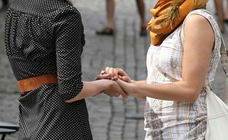 Friendship_wikipedia_image_creative_commons