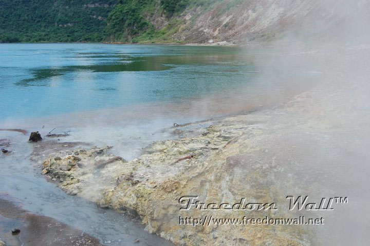 taal crater heat