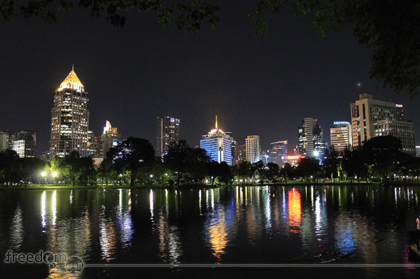 bangkok lumphini park