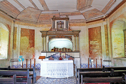 nagcarlan underground cemetery chapel