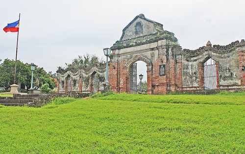 nagcarlan underground cemetery entrance