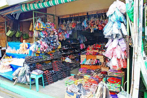 sandal shopping at liliw