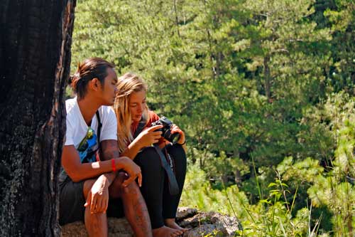 Spending some romantic moments at Echo Valley (Baw-eng), Sagada