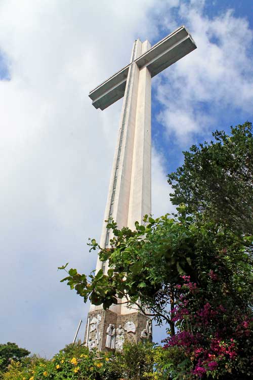 Dambana ng Kagitingan's Memorial Cross