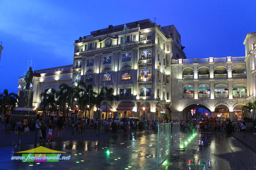 The Plaza Hotel, stunning at night