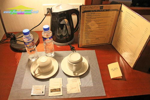 the plaza hotel complimentary drinks