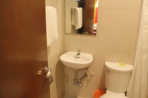 Escario Central Hotel Toilet and bath