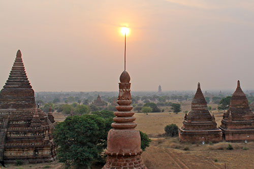 Bagan Sunrise, a view from Bulethi Pagoda