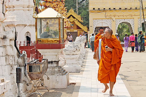 Monks taking a tour around Shwezigon Pagoda