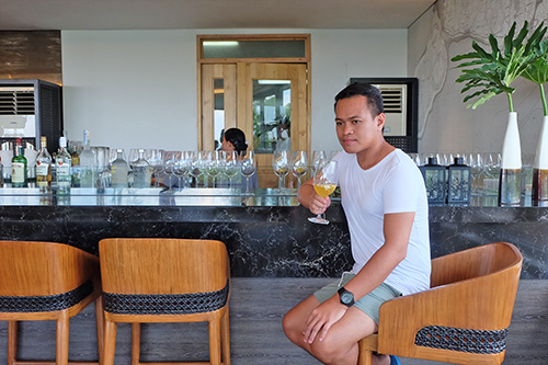 At the Bar counter of Tomar