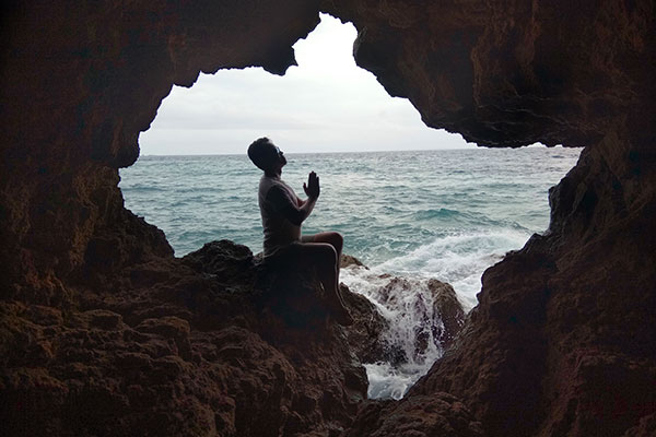 Donna Cave, Liog-liog Cove, Carnaza Island