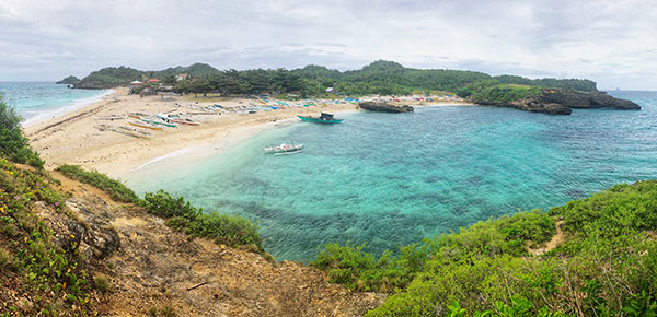Liog-liog Cove of Carnaza Island