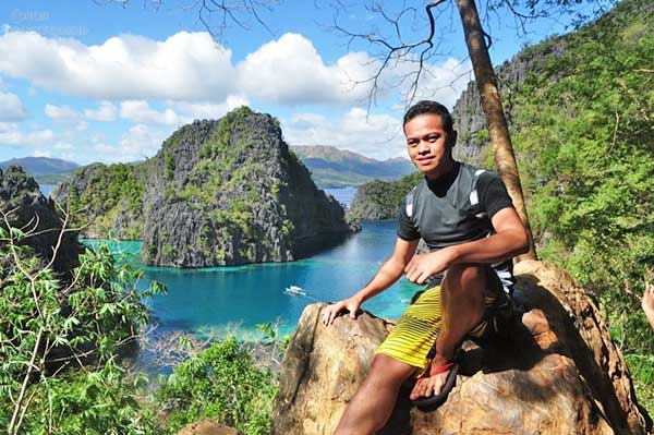Ian Limpangog at Kayangan Lake Coron