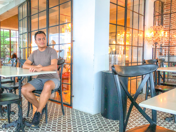 Ian Limpangog at La Vie in the Sky, Cebu City
