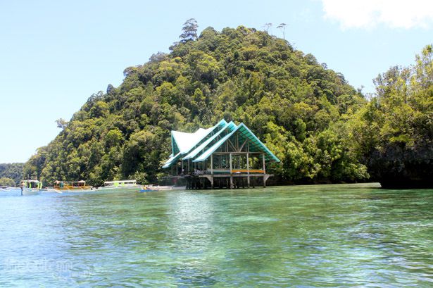 A boat station to Sohoton Lagoon