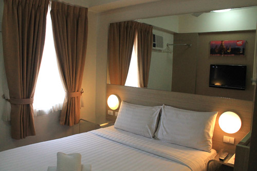 tune hotel angeles city bed