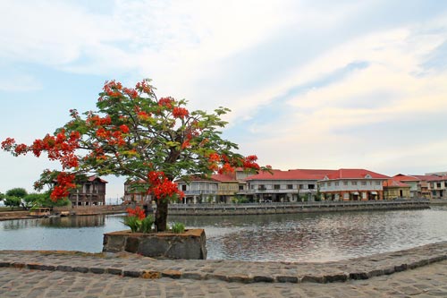 Las Casas Filipinas de Acuzar