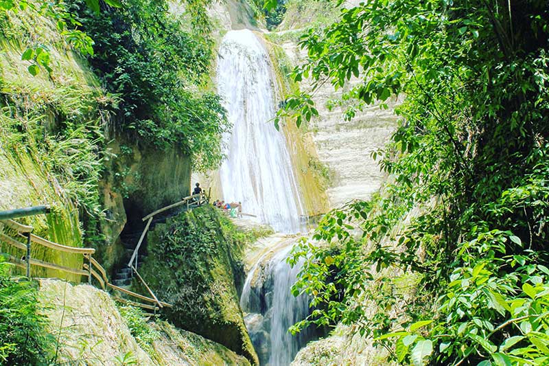 Dao (Dau) Falls in Samboan