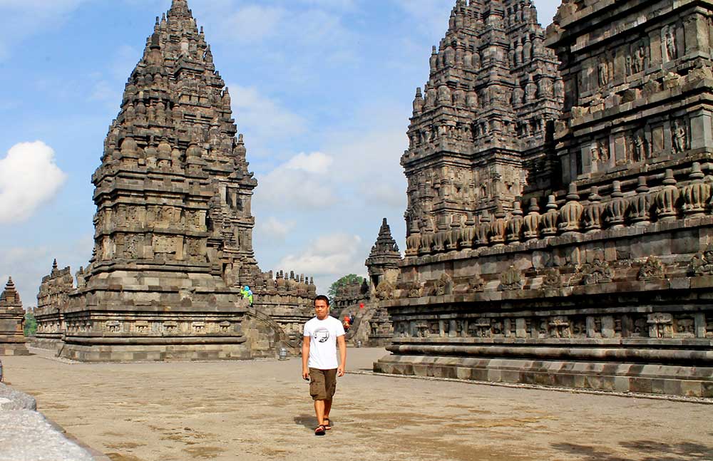 Ian Limpangog at Candi Prambanan