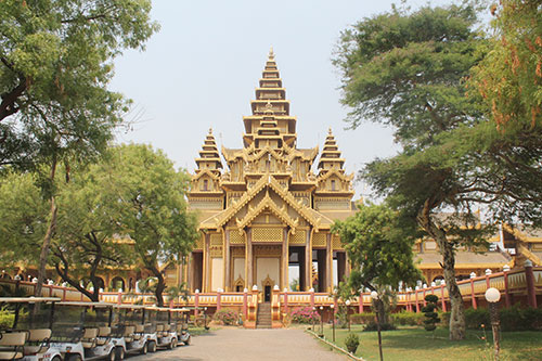 The main hall of Thiri Zaya Bumi Bagan Golden Palace