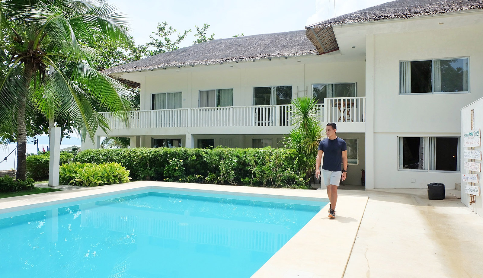 Ian Limpangog at Momo Beach House