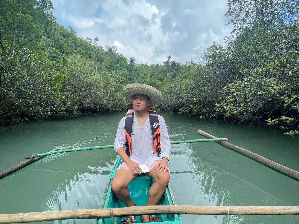 Baroto (paddle boat) tour at Bojo River