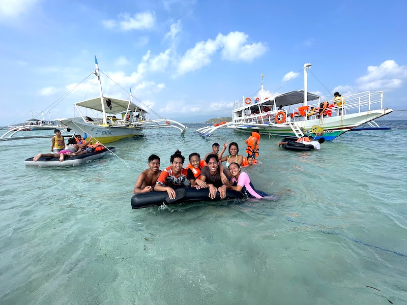 It always feels good to spend beautiful destinations with loved ones