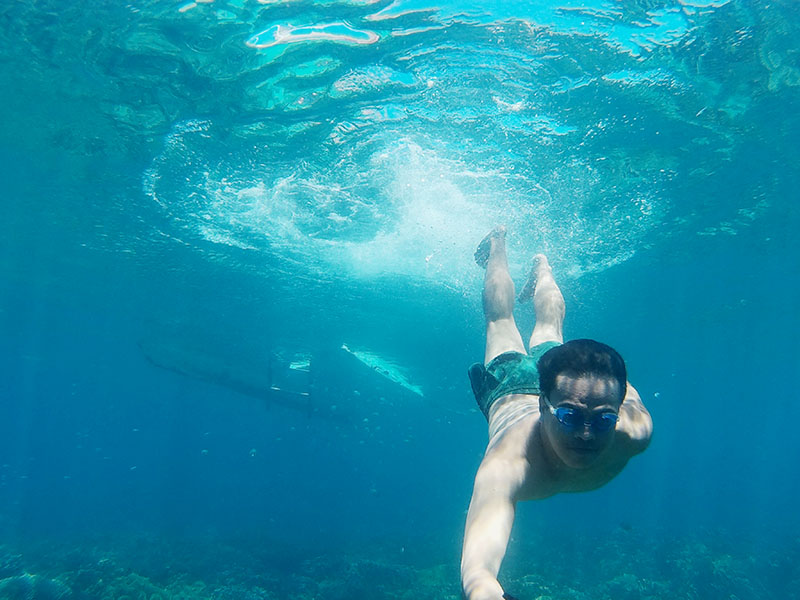 Japanese shipwreck diving in Malapascua. The wreck is not visible though