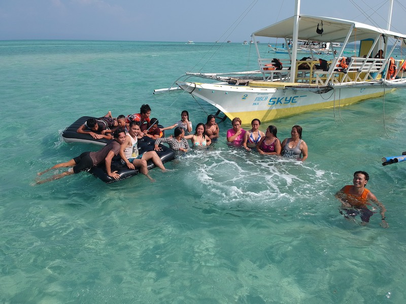 Bonding with family at Manjuyod Sandbar