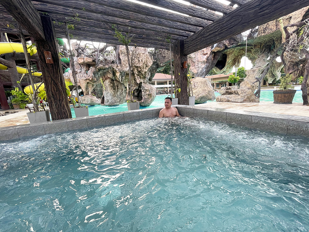 Dumaguete Port Royale Waterpark Resort Jacuzzi