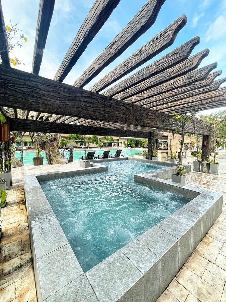Port Royal Waterpark's jacuzzi. Plenty of spaces for guests
