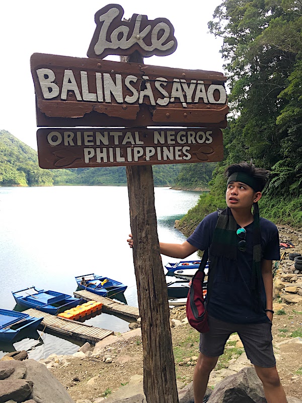 Twin Lakes marker at Lake Balinsasayao drop off