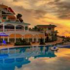 Experience the Luxury at Boracay’s Upscale Accommodations